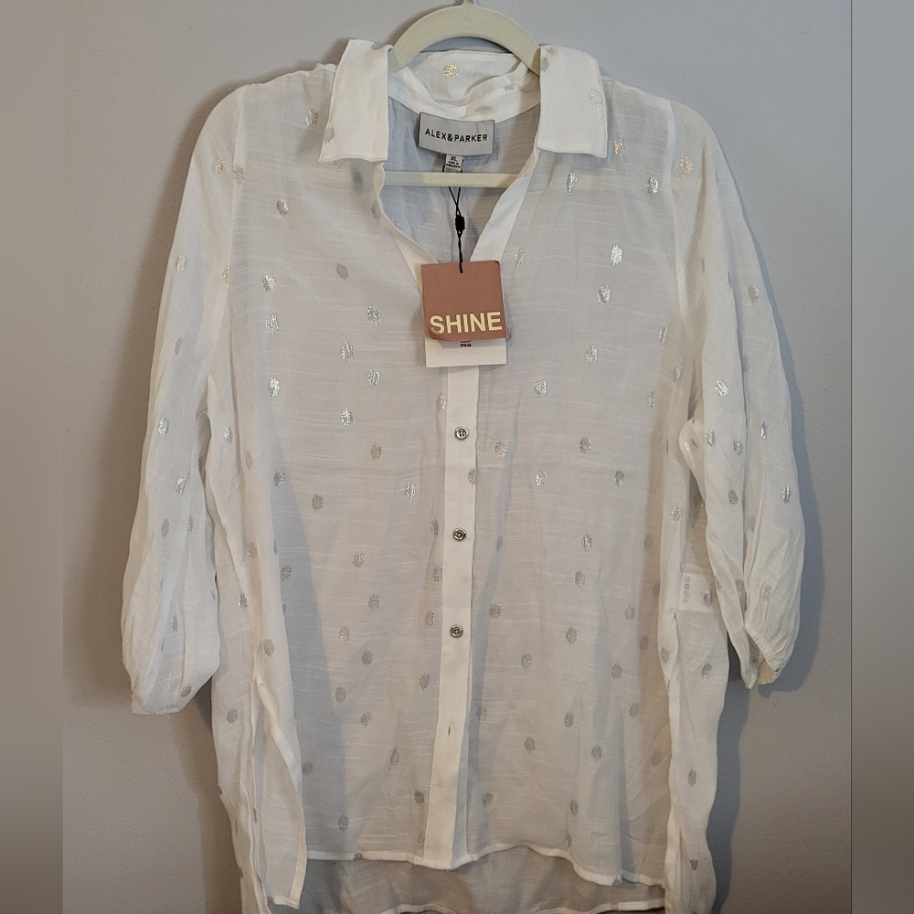 Alex and Parker white flowey shirts XL
